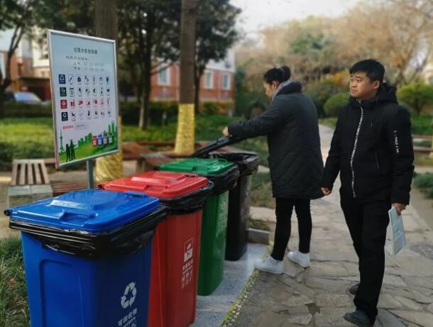 锡市科协为包联社区置办花季传媒APP下载入口分类设备